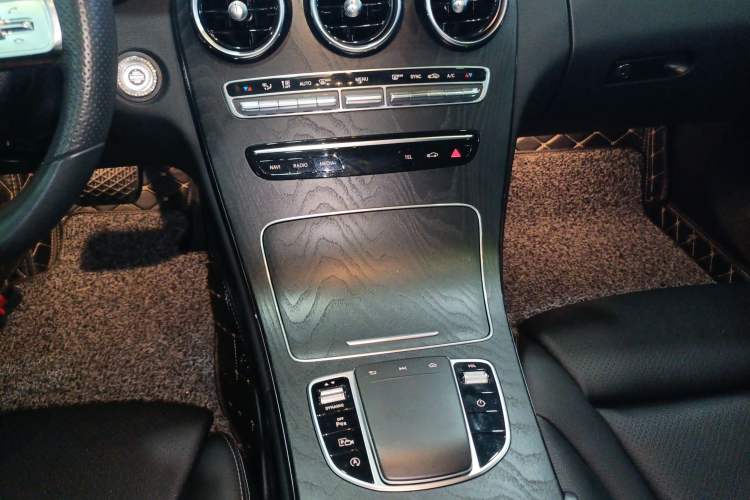 Used Mercedes-Benz C-Class 2021 C 200 L Fashion Edition Sport Version Gear Lever