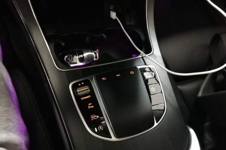 Used Mercedes-Benz C-Class 2021 C 260 L Sport Edition Gear Lever