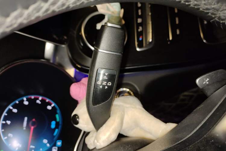 Used Mercedes-Benz C-Class 2021 C 260 L Sport Edition Gear Lever
