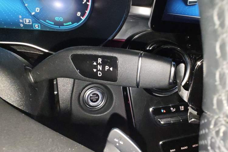 Used Mercedes-Benz C-Class 2021 C 260 L Sport Edition Star Collection Gear Lever