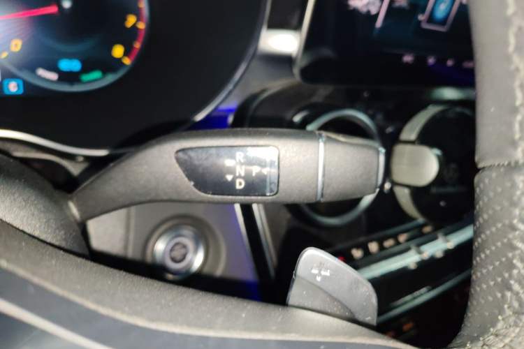 Used Mercedes-Benz C-Class 2021 C 260 L Sport Edition Gear Lever