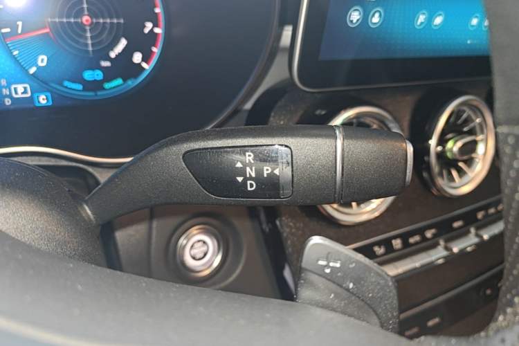 Used Mercedes-Benz C-Class 2021 C 260 Star Edition Gear Lever