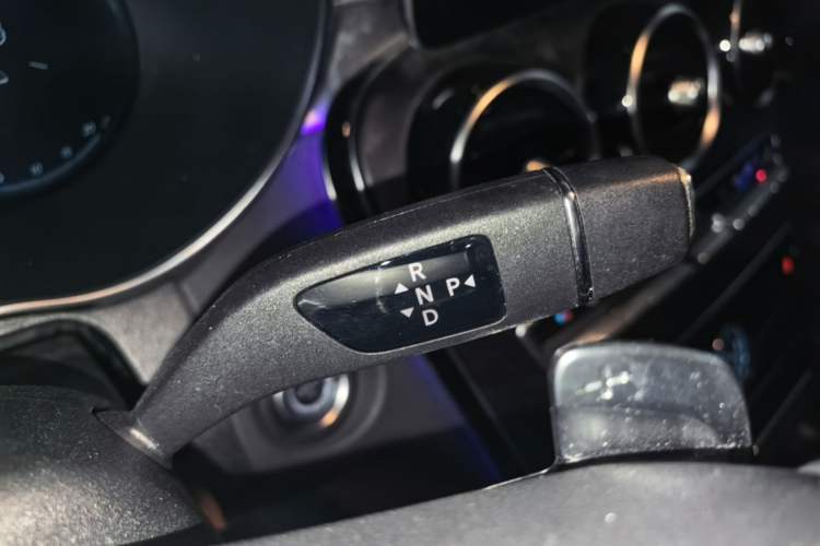 Used Mercedes-Benz C-Class 2021 C 260 L Sport Edition Star Collection Gear Lever