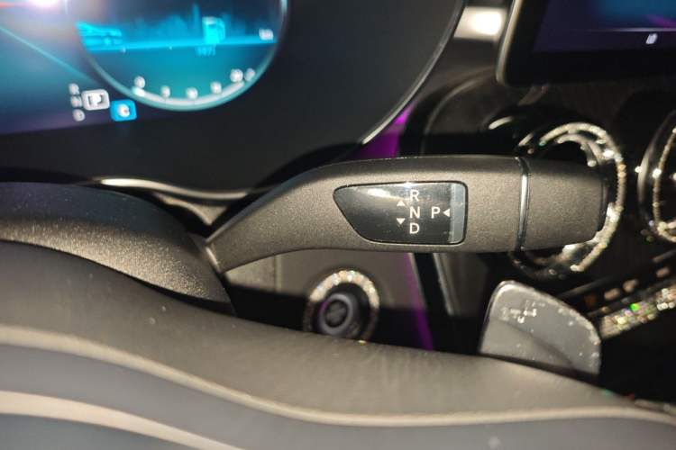 Used Mercedes-Benz C-Class 2021 C 200 L Fashion Edition Sport Version Gear Lever