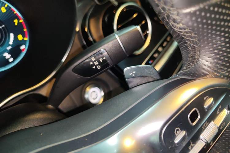 Used Mercedes-Benz C-Class 2021 C 200 L Fashion Edition Sport Version Gear Lever