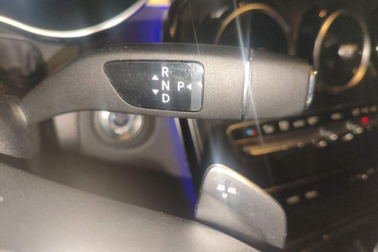 Used Mercedes-Benz C-Class 2021 C 200 L Fashion Edition Sport Version Gear Lever