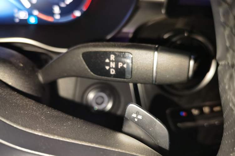 Used Mercedes-Benz C-Class 2021 C 200 L Fashion Edition Sport Version Gear Lever