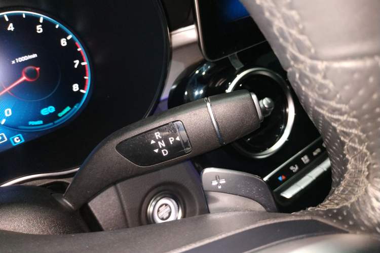 Used Mercedes-Benz C-Class 2021 C 260 Star Edition Gear Lever