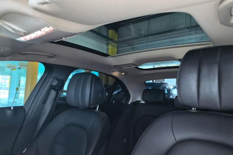 Used Mercedes-Benz C-Class 2021 C 260 L Sport Edition Star Collection Headliner