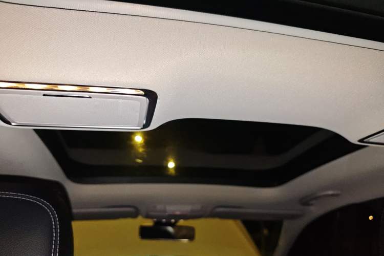 Used Mercedes-Benz C-Class 2021 C 260 L Sport Edition Headliner