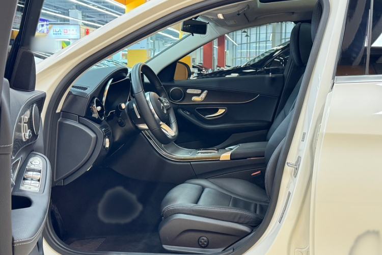 Used Mercedes-Benz C-Class 2021 C 260 L Sport Edition Interior 3