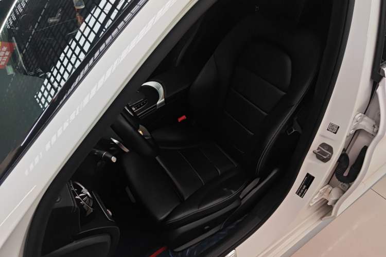 Used Mercedes-Benz C-Class 2021 C 200 L Fashion Edition Sport Version Left Front Seat