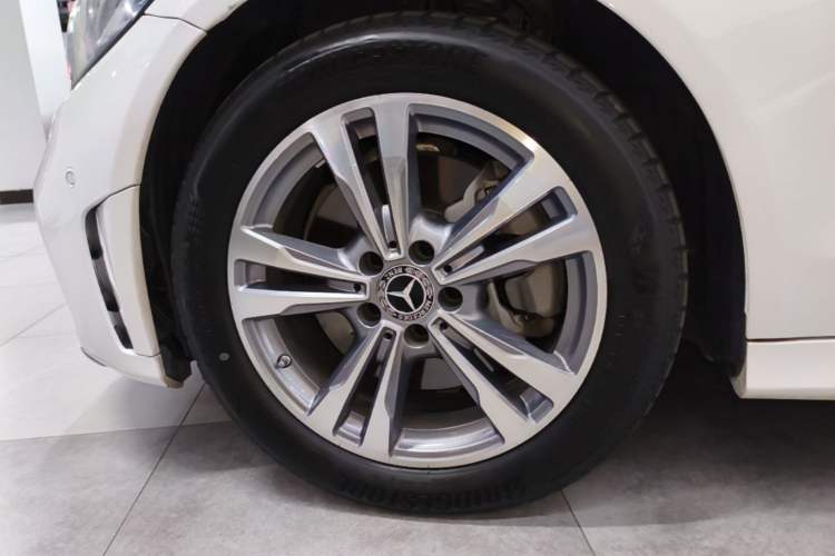 Used Mercedes-Benz C-Class 2021 C 200 L Fashion Edition Sport Version Left Front Wheel Hub