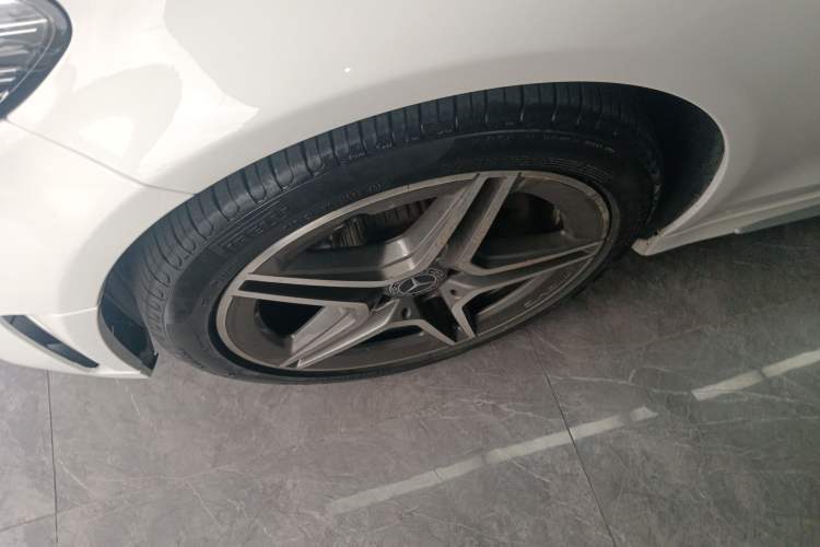 Used Mercedes-Benz C-Class 2021 C 260 L Sport Edition Star Collection Left Front Wheel Hub