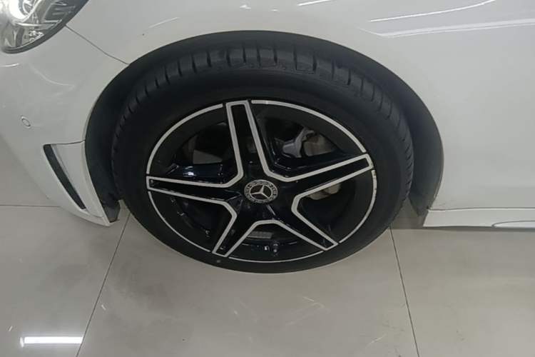 Used Mercedes-Benz C-Class 2021 C 260 L Sport Edition Star Collection Left Front Wheel Hub