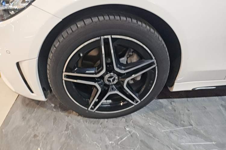 Used Mercedes-Benz C-Class 2021 C 260 Star Edition Left Front Wheel Hub