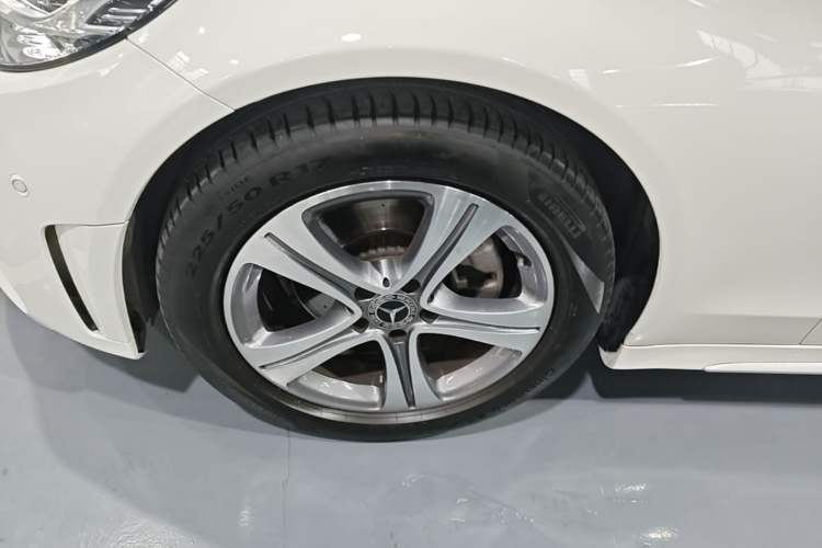 Used Mercedes-Benz C-Class 2021 C 260 L Sport Edition Left Front Wheel Hub