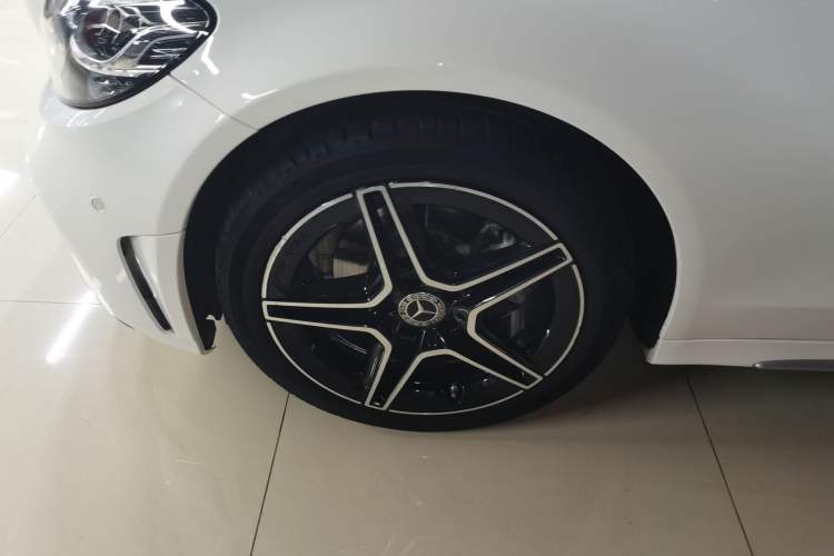 Used Mercedes-Benz C-Class 2021 C 260 L Sport Edition Star Collection Left Front Wheel Hub