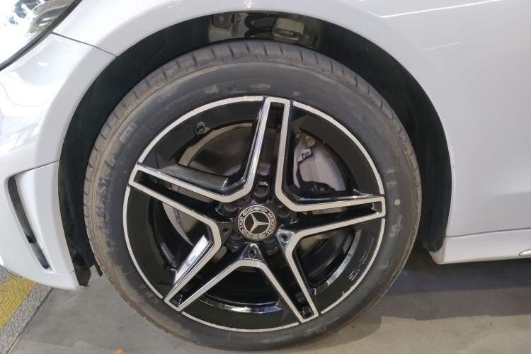 Used Mercedes-Benz C-Class 2021 C 260 L Sport Edition Star Collection Left Front Wheel Hub