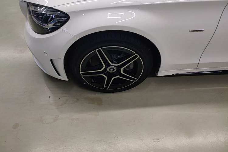 Used Mercedes-Benz C-Class 2021 C 260 Star Edition Left Front Wheel Hub