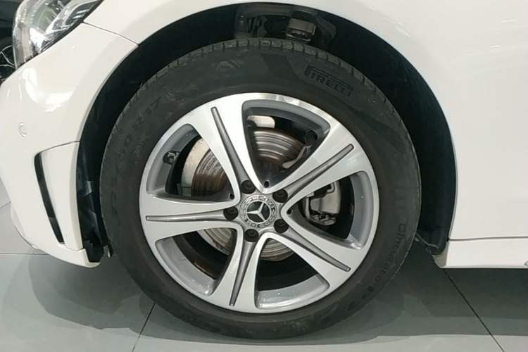 Used Mercedes-Benz C-Class 2021 C 260 L Sport Edition Left Front Wheel Hub