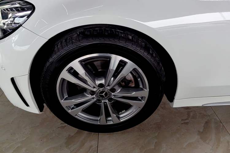 Used Mercedes-Benz C-Class 2021 C 200 L Fashion Edition Sport Version Left Front Wheel Hub