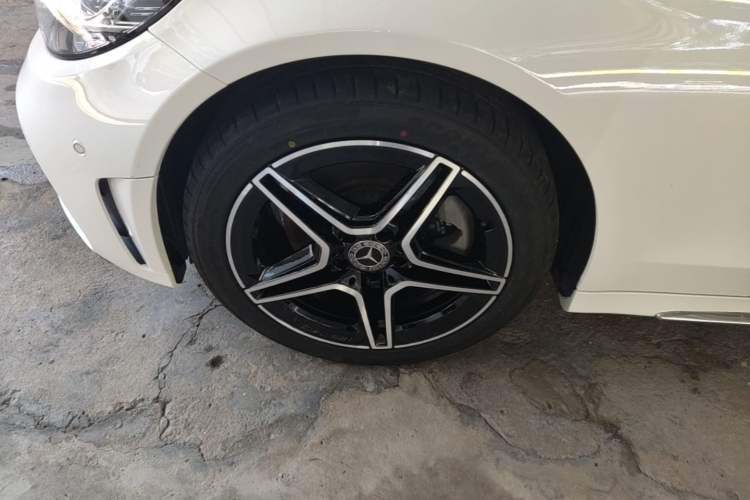 Used Mercedes-Benz C-Class 2021 C 260 L Sport Edition Star Collection Left Front Wheel Hub
