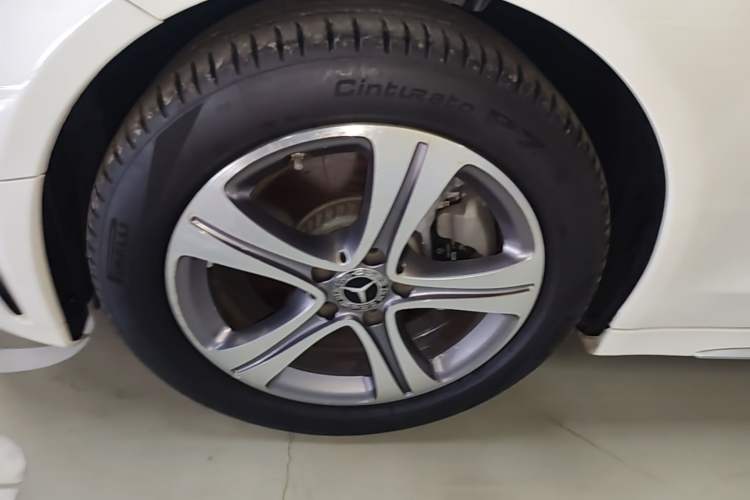 Used Mercedes-Benz C-Class 2021 C 260 L Sport Edition Left Front Wheel Hub