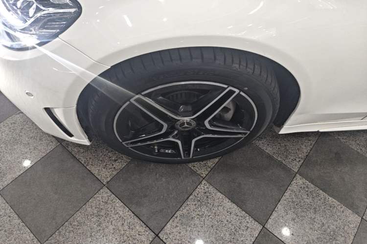 Used Mercedes-Benz C-Class 2021 C 260 L Sport Edition Star Collection Left Front Wheel Hub