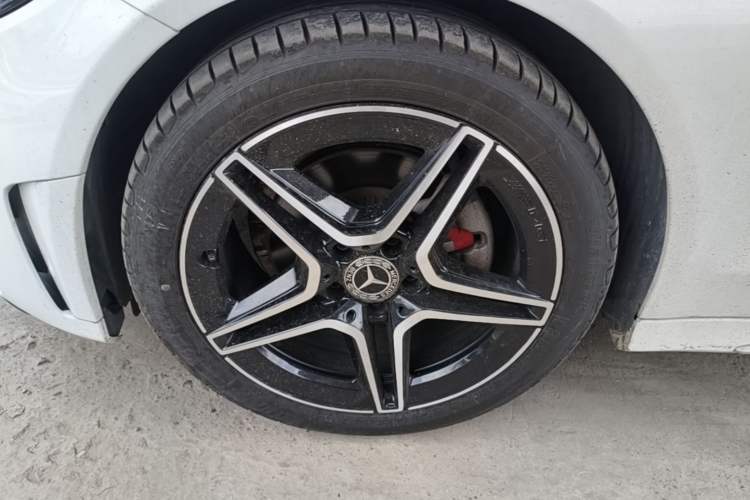 Used Mercedes-Benz C-Class 2021 C 260 L Sport Edition Star Collection Left Front Wheel Hub