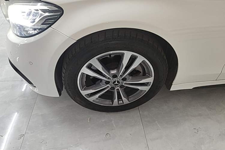 Used Mercedes-Benz C-Class 2021 C 200 L Fashion Edition Sport Version Left Front Wheel Hub