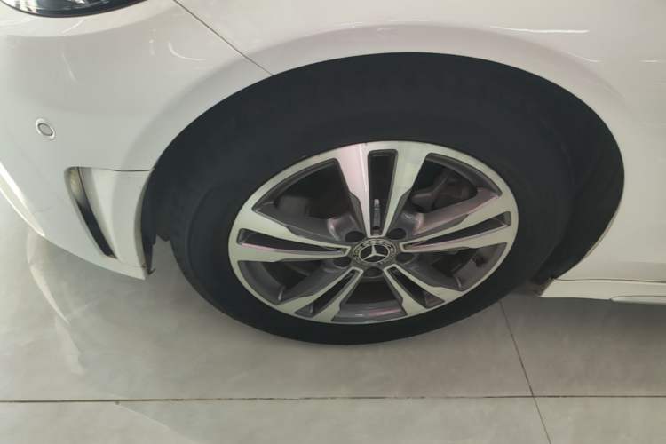 Used Mercedes-Benz C-Class 2021 C 200 L Fashion Edition Sport Version Left Front Wheel Hub