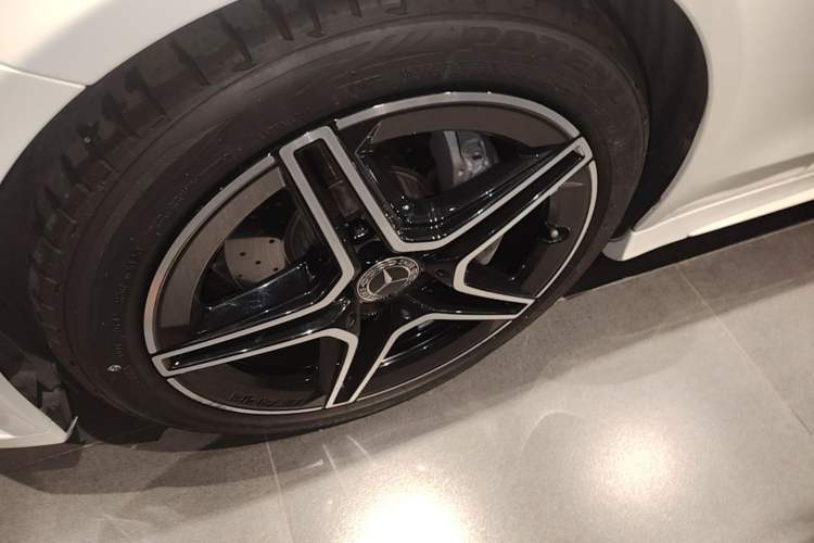 Used Mercedes-Benz C-Class 2021 C 260 Coupe Left Front Wheel Hub