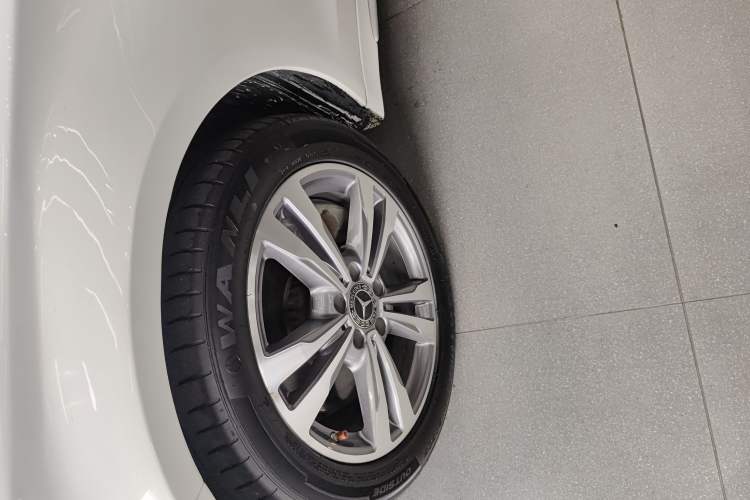 Used Mercedes-Benz C-Class 2021 C 200 L Fashion Edition Sport Version Left Front Wheel Hub