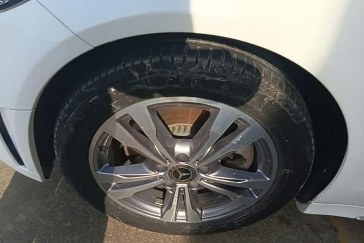 Used Mercedes-Benz C-Class 2021 C 200 L Fashion Edition Sport Version Left Front Wheel Hub