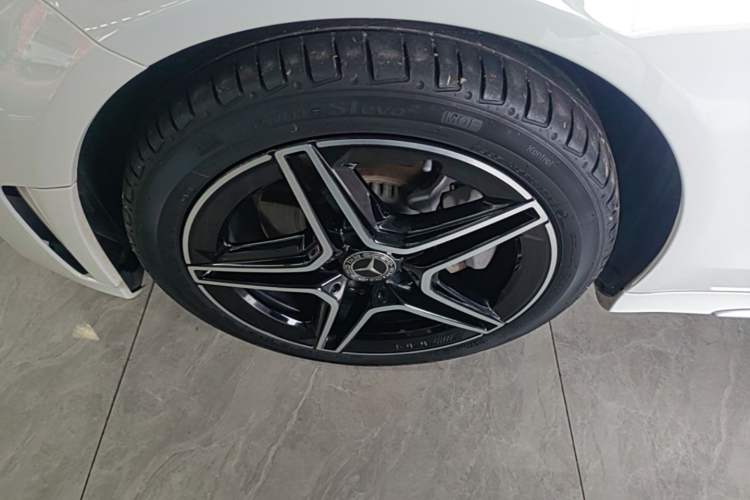 Used Mercedes-Benz C-Class 2021 C 260 L Sport Edition Star Collection Left Front Wheel Hub