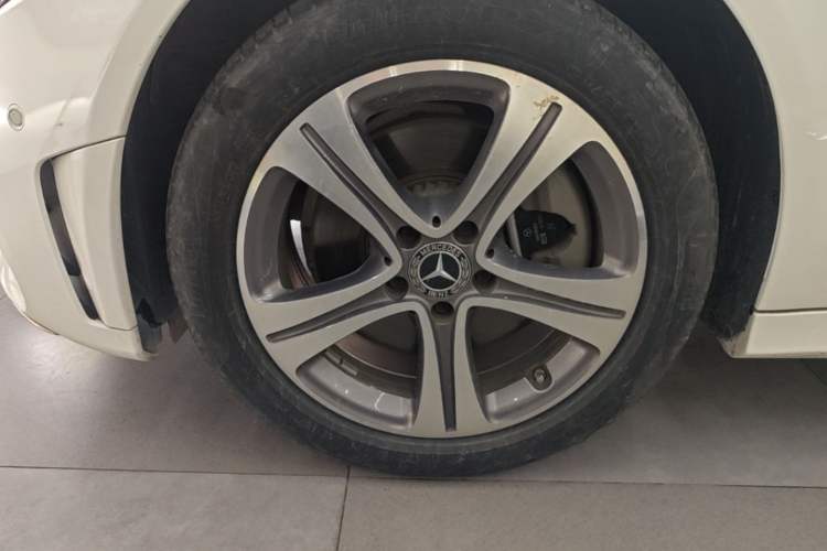 Used Mercedes-Benz C-Class 2021 C 260 L Sport Edition Left Front Wheel Hub
