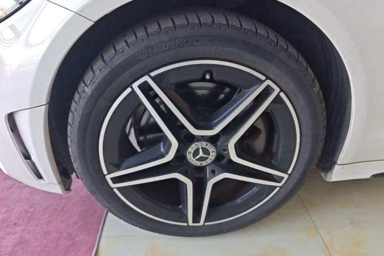 Used Mercedes-Benz C-Class 2021 C 260 Star Edition Left Front Wheel Hub