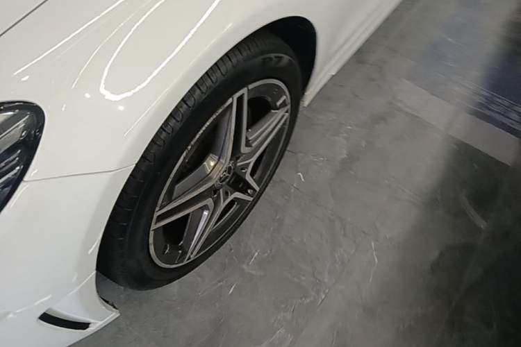 Used Mercedes-Benz C-Class 2021 C 260 L Sport Edition Star Collection Left Front Wheel Hub