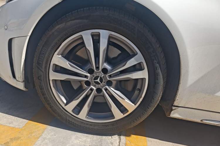 Used Mercedes-Benz C-Class 2021 C 200 L Fashion Edition Sport Version Left Front Wheel Hub