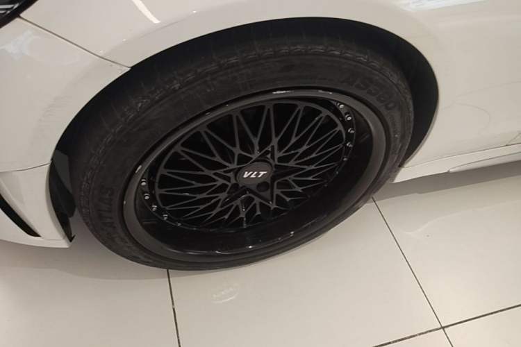 Used Mercedes-Benz C-Class 2021 C 260 L Sport Edition Star Collection Left Front Wheel Hub