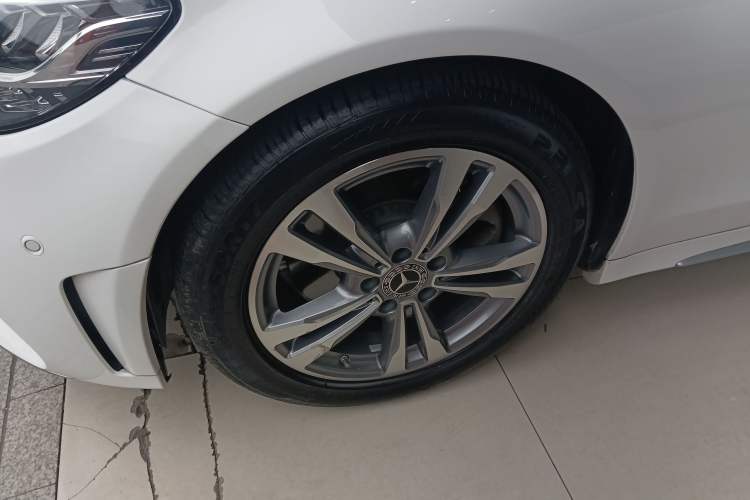 Used Mercedes-Benz C-Class 2021 C 200 L Fashion Edition Sport Version Left Front Wheel Hub