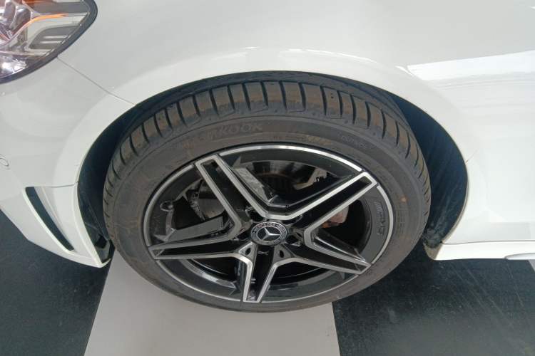Used Mercedes-Benz C-Class 2021 C 260 L Sport Edition Star Collection Left Front Wheel Hub