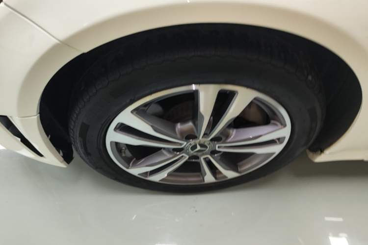 Used Mercedes-Benz C-Class 2021 C 200 L Fashion Edition Sport Version Left Front Wheel Hub