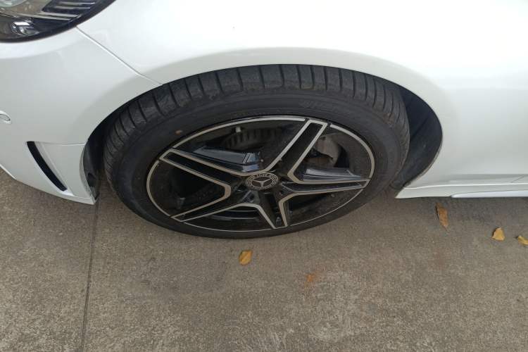 Used Mercedes-Benz C-Class 2021 C 260 L Sport Edition Star Collection Left Front Wheel Hub