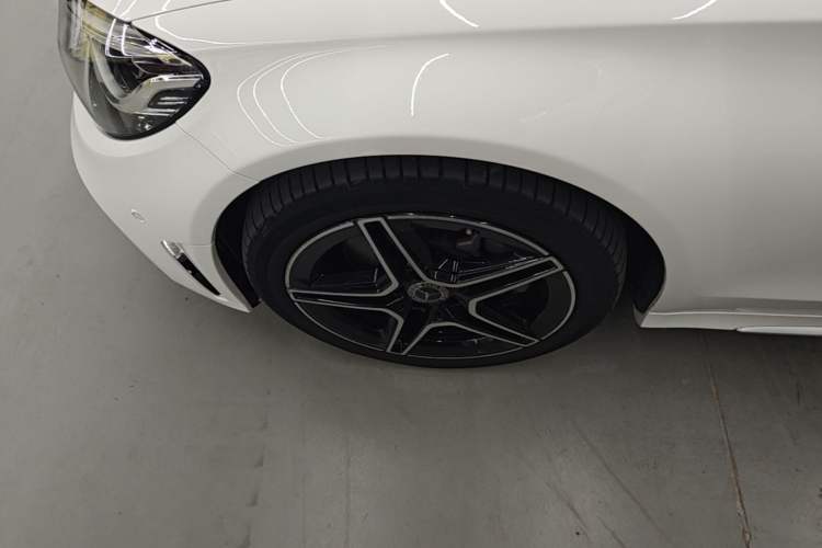 Used Mercedes-Benz C-Class 2021 C 260 L Sport Edition Star Collection Left Front Wheel Hub