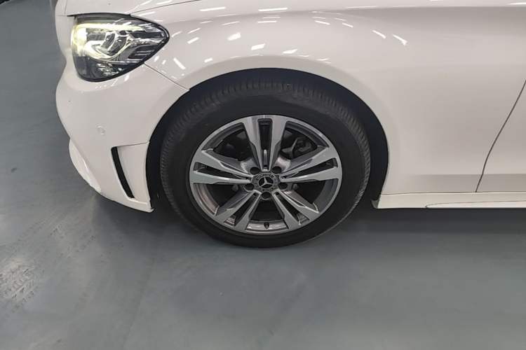 Used Mercedes-Benz C-Class 2021 C 200 L Fashion Edition Sport Version Left Front Wheel Hub