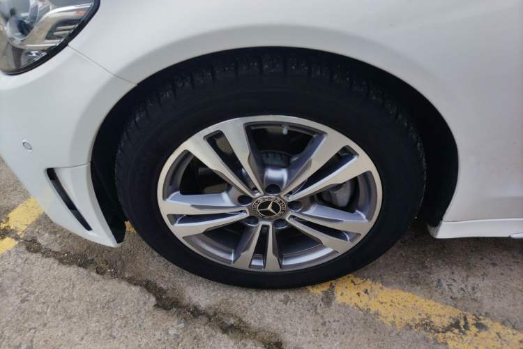 Used Mercedes-Benz C-Class 2021 C 200 L Fashion Edition Sport Version Left Front Wheel Hub