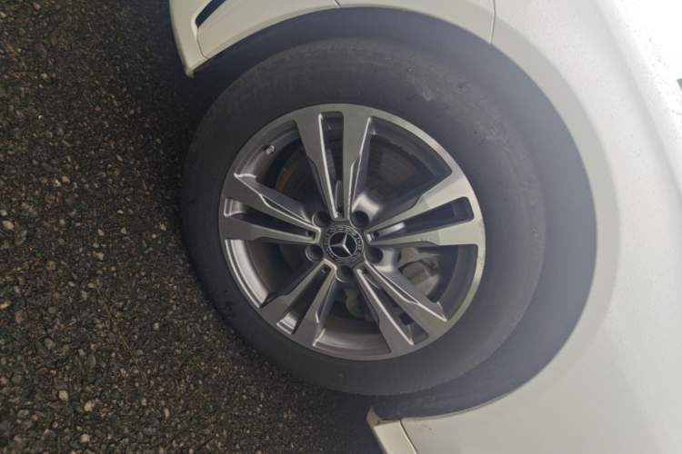 Used Mercedes-Benz C-Class 2021 C 200 L Fashion Edition Sport Version Left Front Wheel Hub