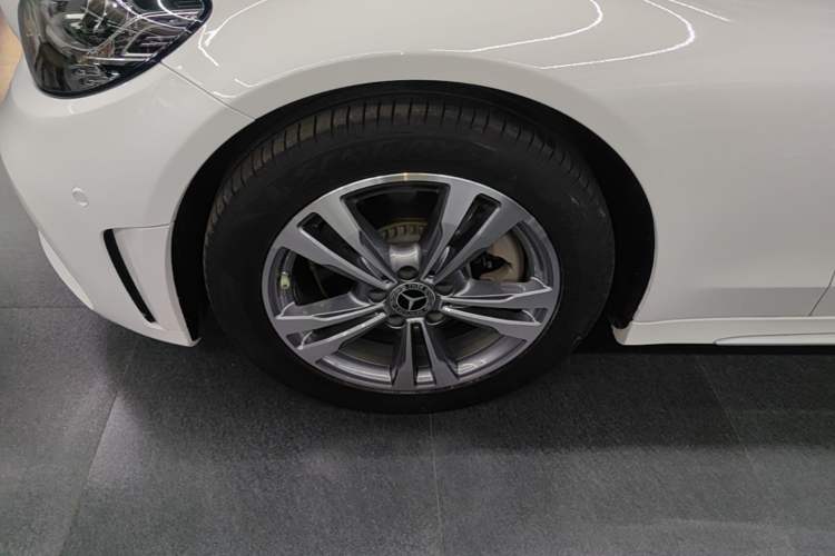 Used Mercedes-Benz C-Class 2021 C 200 L Fashion Edition Sport Version Left Front Wheel Hub